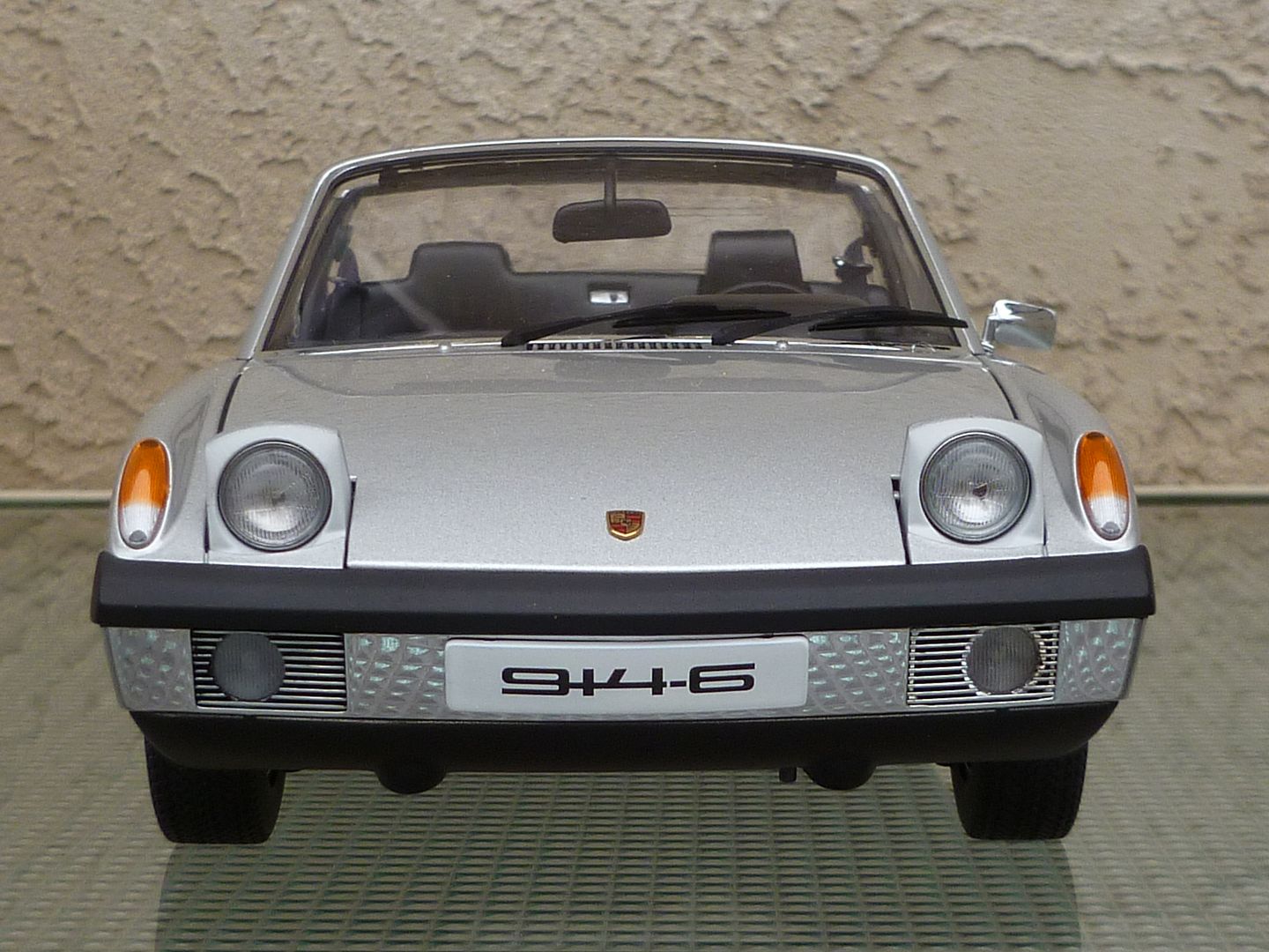 オートアート1/18 ポルシェ 914-6 AUTOart 1:18 Scale Porsche 914/6, Silver Metallic. ezToys